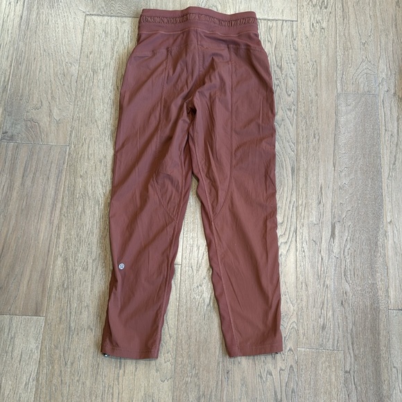 EUC Lululemon Dance Studio Crop *25" Red Dust Size 2 - Picture 6 of 13